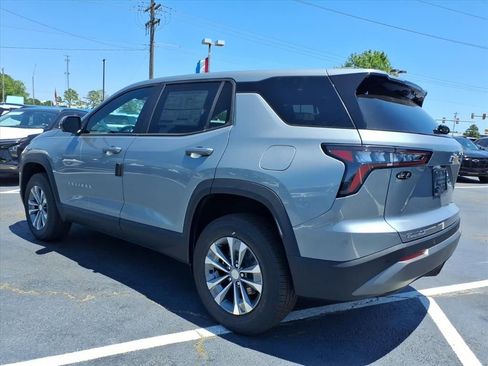 New 2026 Chevrolet Equinox LT w/ Convenience Package II FWD image 5