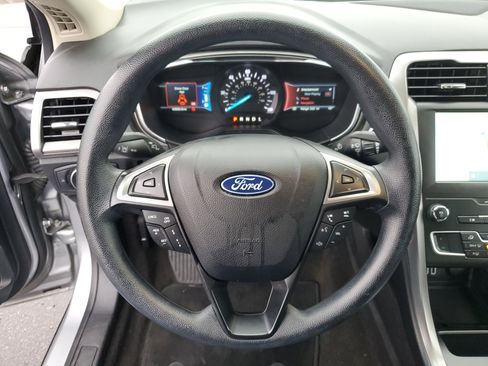 Used 2020 Ford Fusion SE image 20