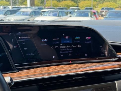 Used 2023 Cadillac Escalade Premium Luxury AWD/4WD image 11