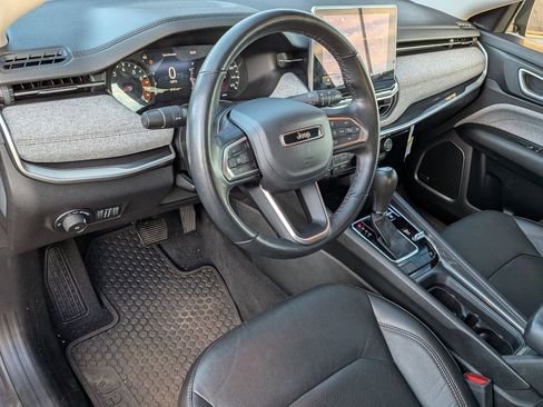 Used 2022 Jeep Compass Latitude w/ Sun and Sound Group image 17