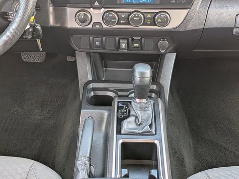 Used 2022 Toyota Tacoma SR5 AWD/4WD image 21
