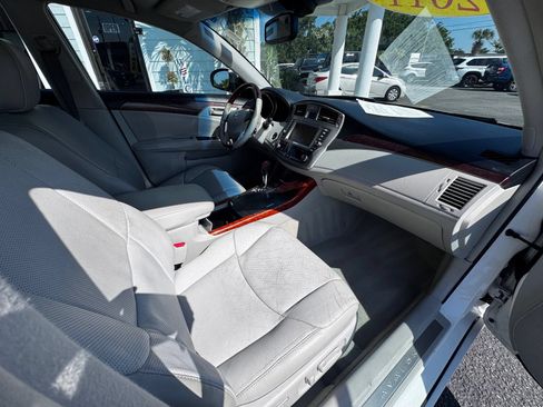Used 2011 Toyota Avalon Limited FWD image 16