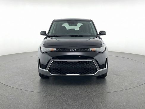 Used 2025 Kia Soul LX w/ LX Technology Package FWD image 2