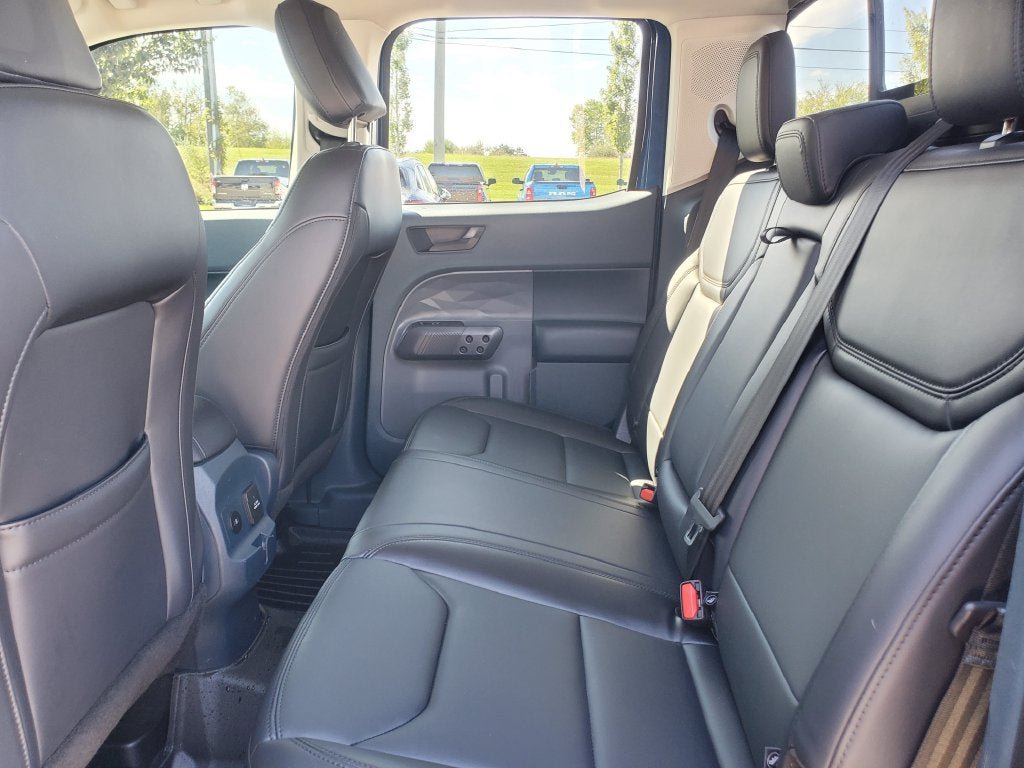 Used 2023 Ford Maverick Lariat w/ Lariat Luxury Package AWD/4WD image 26