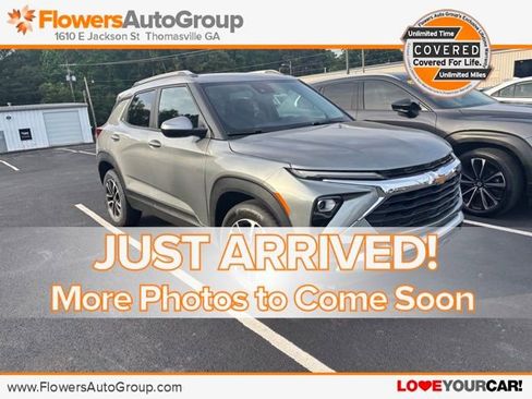 Used 2026 Chevrolet TrailBlazer LT FWD image 1