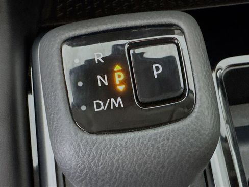 Used 2024 Nissan Pathfinder SV FWD image 20