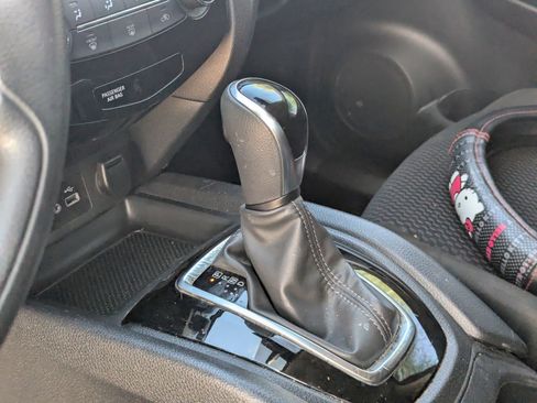 Used 2021 Nissan Rogue Sport S image 14