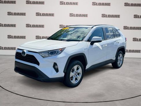 Used 2020 Toyota RAV4 XLE w/ Convenience Package AWD/4WD image 1