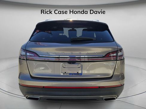 Used 2021 Lincoln Nautilus FWD image 4