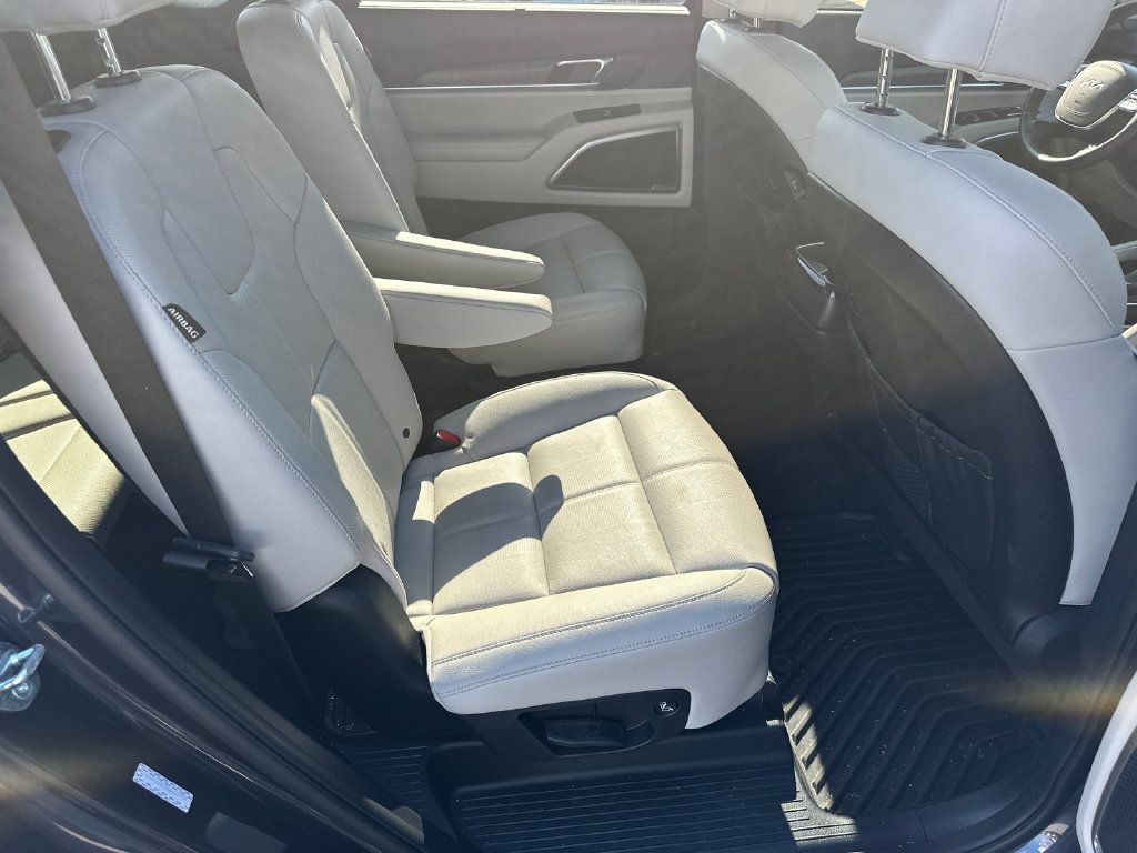 Certified 2025 Kia Telluride EX w/ EX Captain's Chair Package AWD/4WD image 15