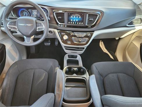 Certified 2018 Chrysler Pacifica Touring Plus w/ Tire & Wheel Group image 23