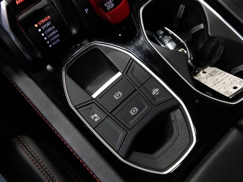 Used 2021 Lamborghini Urus AWD/4WD image 46