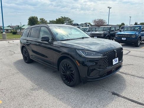 New 2025 Lincoln Aviator Reserve w/ Jet Appearance Package image 2