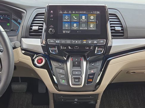 Certified 2024 Honda Odyssey Touring image 24