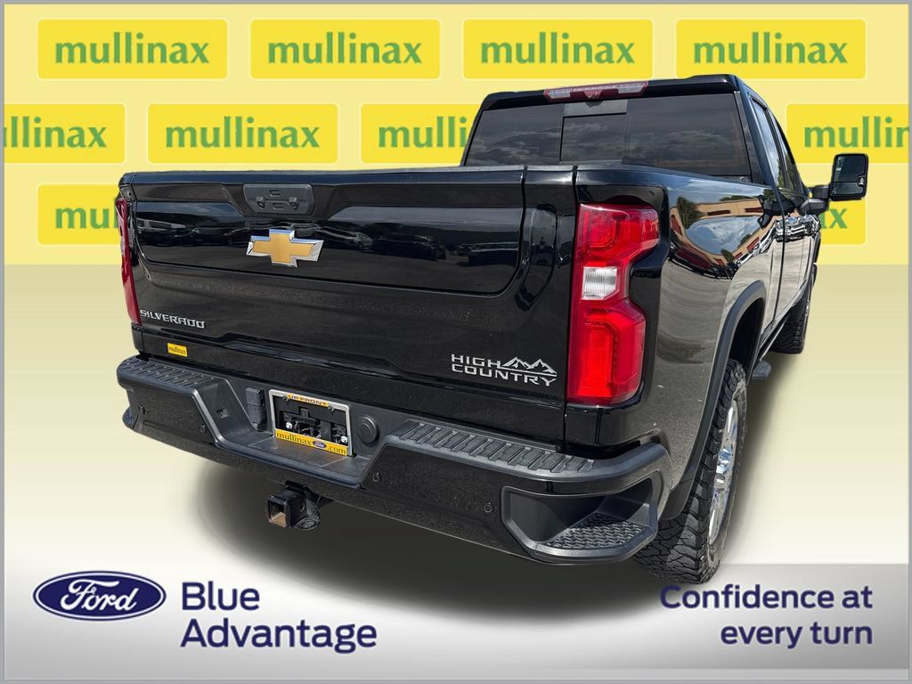 Used 2024 Chevrolet Silverado 2500 High Country w/ Technology Package AWD/4WD image 4