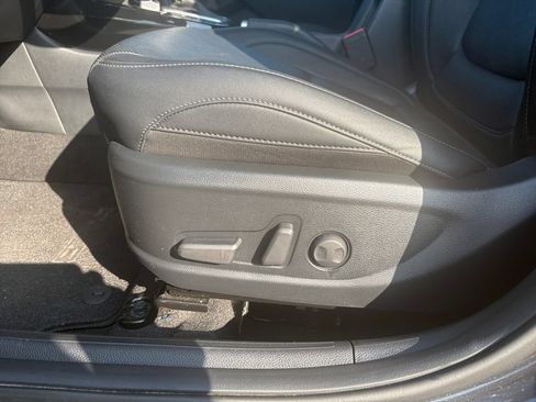 Used 2025 Kia Seltos EX w/ EX Sunroof Package AWD/4WD image 13