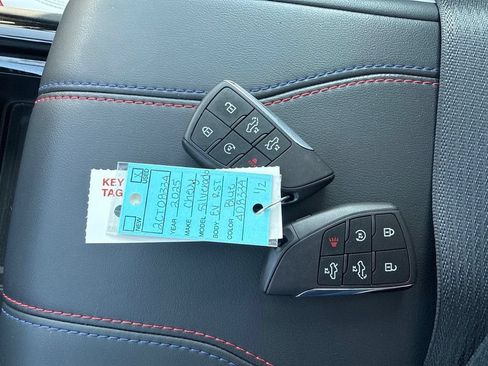 Used 2025 Chevrolet Silverado EV RST AWD/4WD image 15