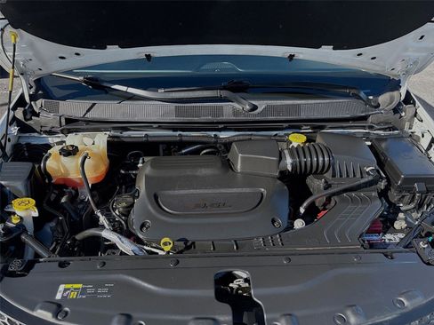 Used 2019 Chrysler Pacifica Touring-L image 33