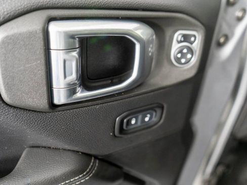 Used 2021 Jeep Wrangler Unlimited Sahara image 24