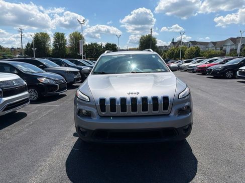 Used 2017 Jeep Cherokee Latitude w/ Safety/Convenience Group AWD/4WD image 1