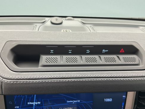 New 2026 Ford Bronco Outer Banks w/ Sasquatch Package AWD/4WD image 18