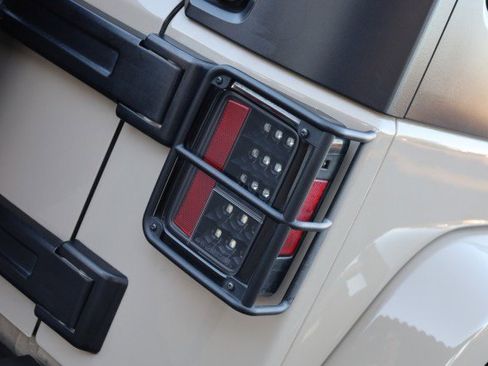 Used 2017 Jeep Wrangler Freedom Edition image 39