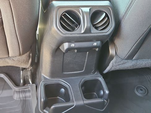 Used 2022 Jeep Wrangler Unlimited Sport AWD/4WD image 26