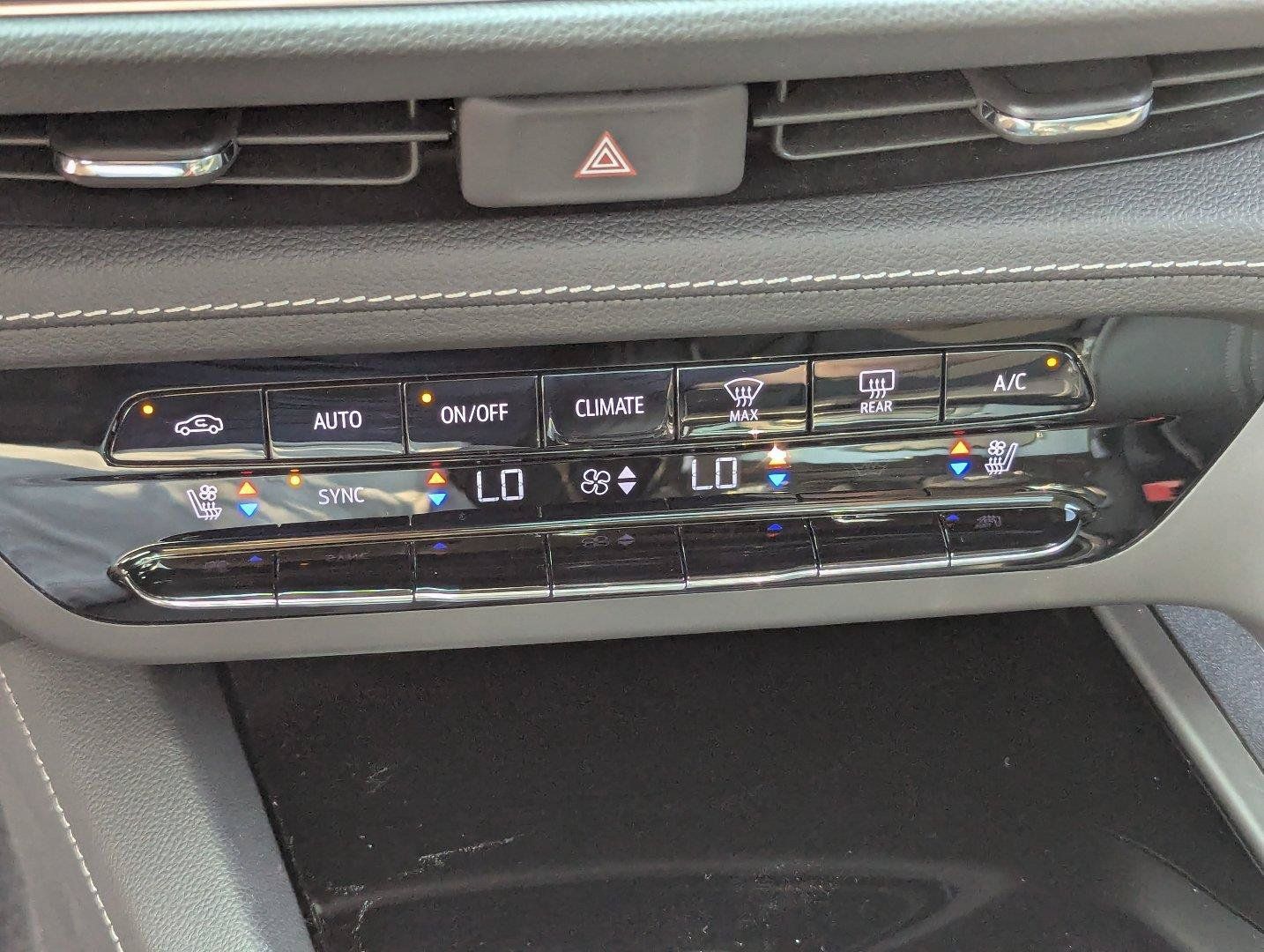 Used 2023 Buick Envision Avenir AWD/4WD image 22