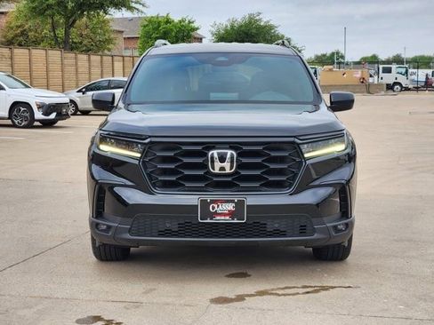 Used 2025 Honda Pilot Sport image 10