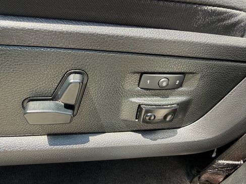 Used 2018 RAM 3500 Laramie AWD/4WD image 17