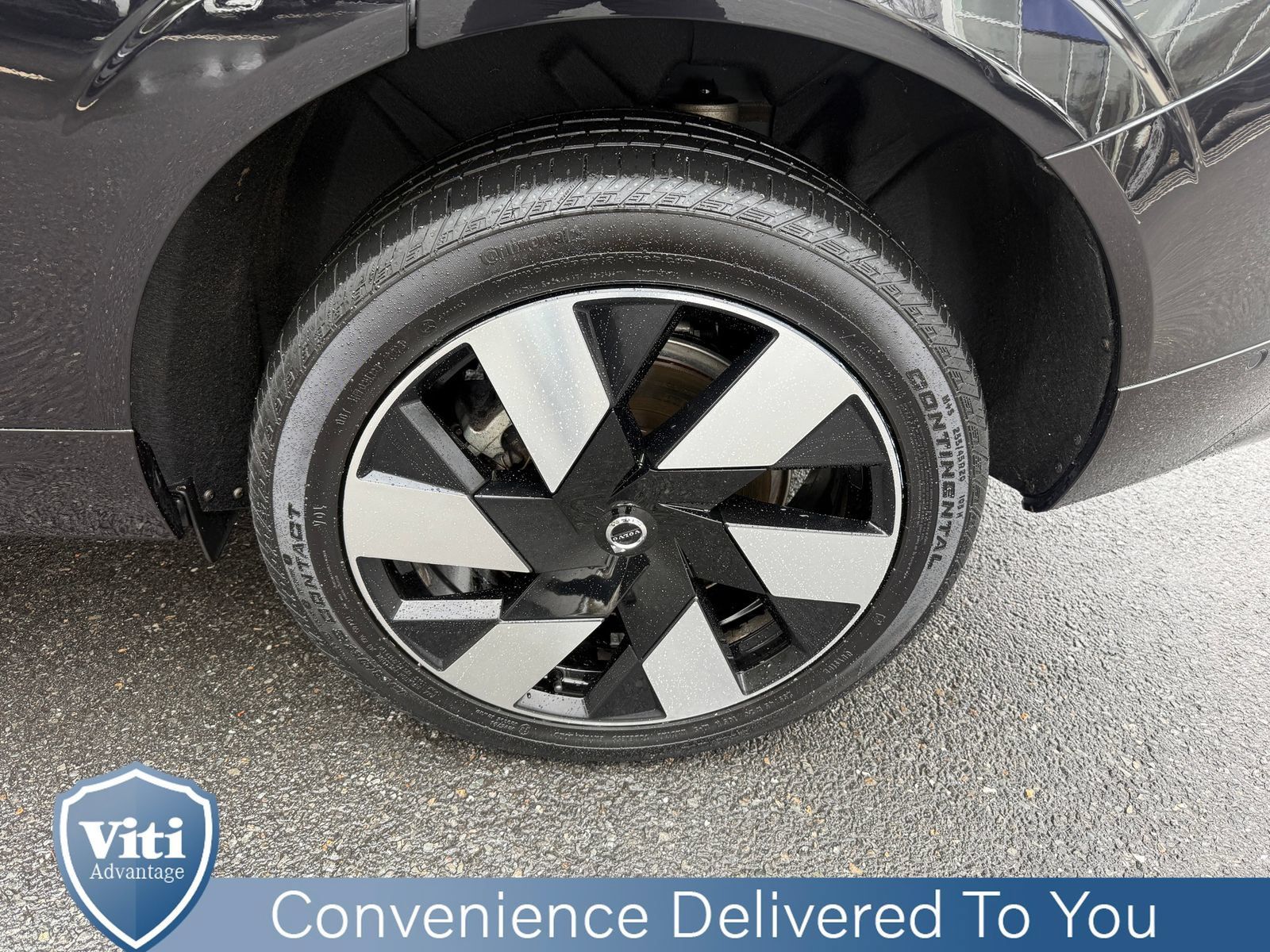 Certified 2024 Volvo XC60 T8 Ultimate AWD/4WD image 13