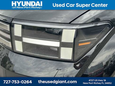 New 2025 Hyundai Santa Fe SE image 11