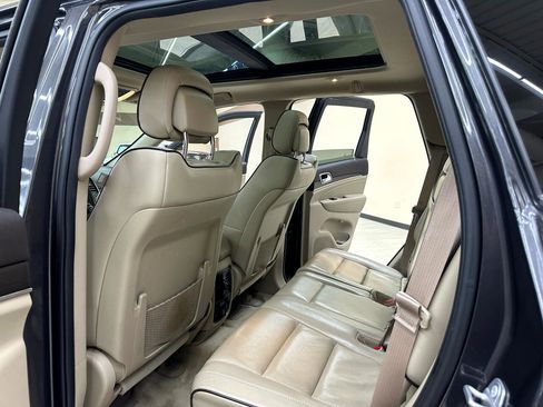 Used 2018 Jeep Grand Cherokee Overland image 35