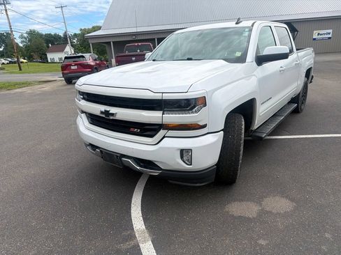 Used 2018 Chevrolet Silverado 1500 LT w/ All Star Edition AWD/4WD image 3