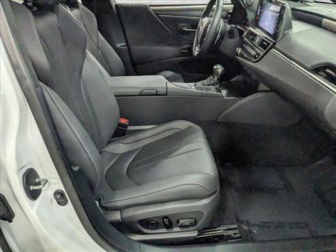 Used 2022 Lexus ES 300h F Sport image 21