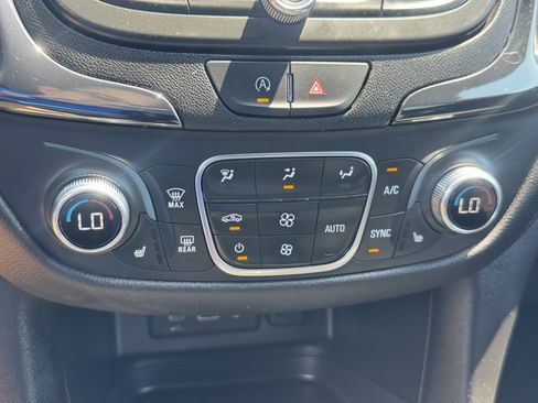 Used 2024 Chevrolet Equinox RS FWD image 33