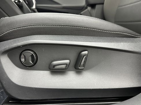 Used 2024 Volkswagen Taos SE image 23