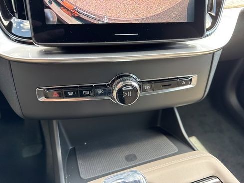 New 2026 Volvo XC90 B6 Core image 17
