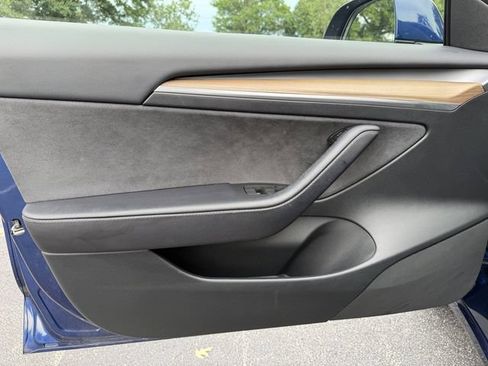 Used 2023 Tesla Model 3 Standard Range RWD image 9