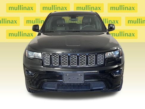 Used 2018 Jeep Grand Cherokee Altitude RWD image 15