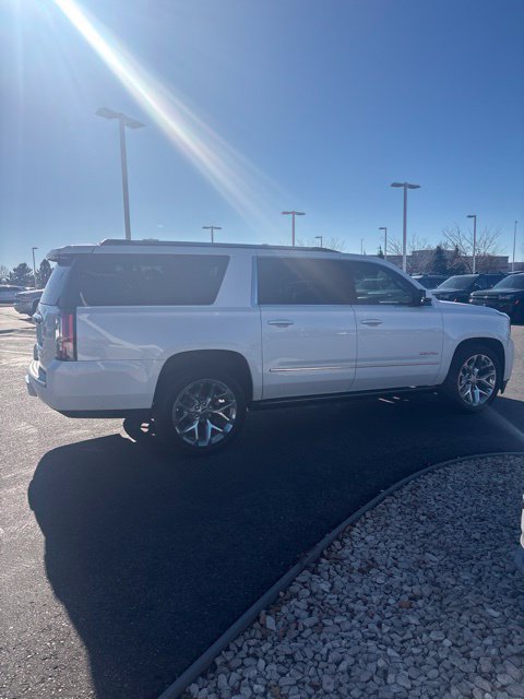 Used 2020 GMC Yukon XL Denali w/ Denali Premium Package AWD/4WD image 2