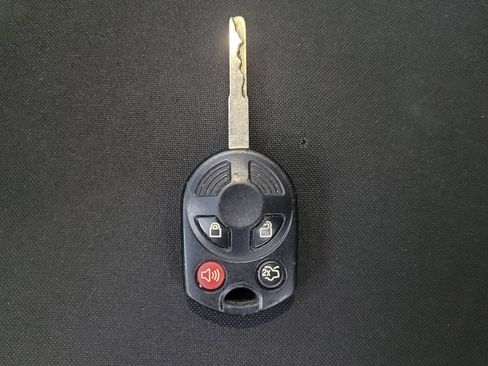 Used 2018 Ford Focus SEL FWD image 32