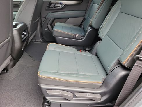 Used 2026 GMC Yukon AT4 w/ AT4 Premium Package AWD/4WD image 13