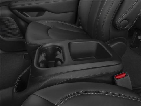 New 2026 Chrysler Pacifica Pinnacle AWD/4WD image 10