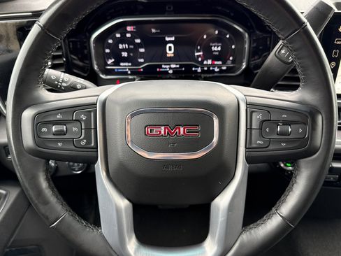 Used 2025 GMC Sierra 1500 SLT image 30