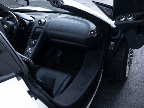 Used 2013 McLaren MP4-12C Spider RWD image 27