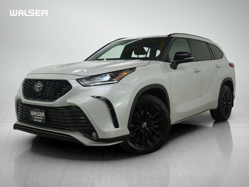 Used 2023 Toyota Highlander XSE image 1