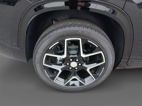 New 2026 Chevrolet Traverse High Country w/ LPO, Floor Liner Package image 10