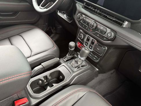 New 2025 Jeep Wrangler Rubicon w/ Convenience Group image 26