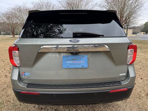 Used 2020 Ford Explorer XLT w/ Comfort Package image 6